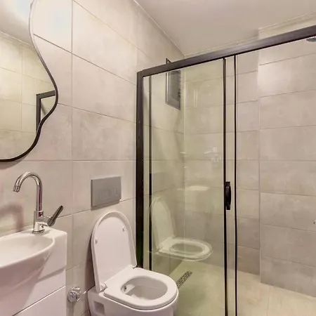 Contemporary Comfort In Taksim Апартаменты Стамбул
