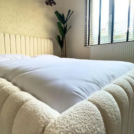 Contemporary Comfort In Taksim