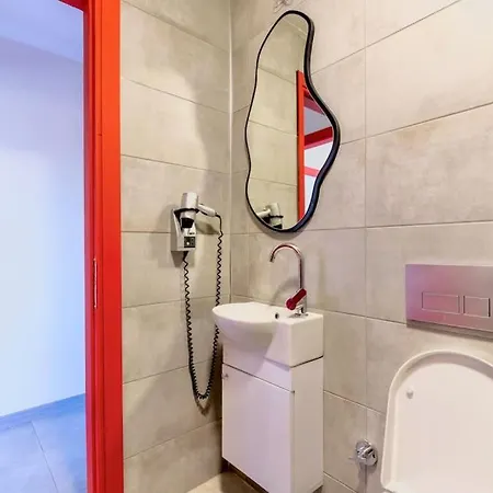 Contemporary Comfort In Taksim *