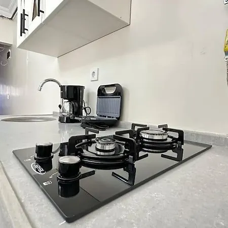 Contemporary Comfort In Taksim 아파트 *